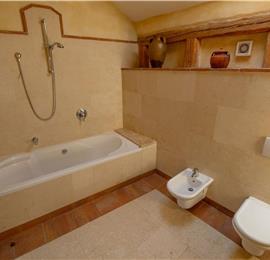 5 Bedroom Istrian Villa Estate with Large Pool and Gardens near Barban, Sleeps 12